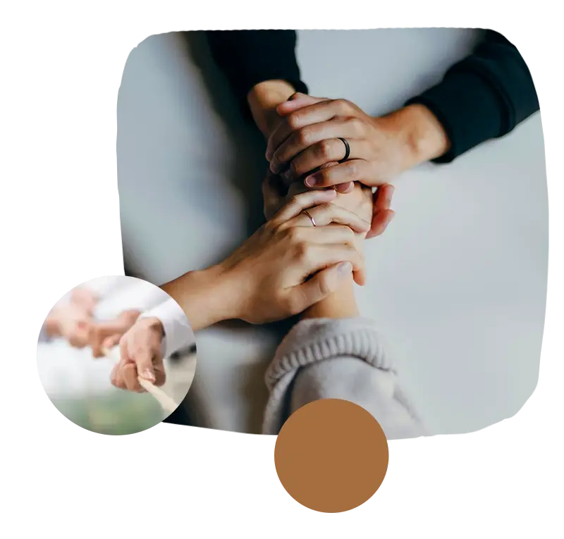 Mains jointes illustrant le soutien et l’accompagnement du deuil